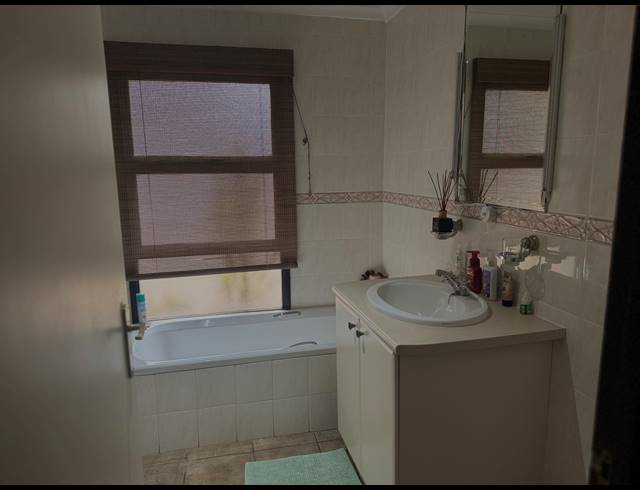 3 BEDROOM HOUSE FOR SALE IN PECANWOOD ESTATE